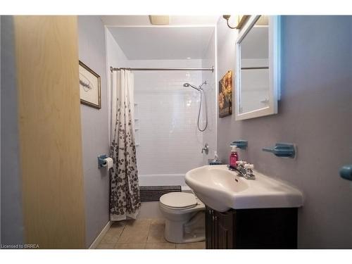 164 Bond Street N, Hamilton, ON - Indoor Photo Showing Bathroom