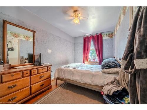 164 Bond Street N, Hamilton, ON - Indoor Photo Showing Bedroom