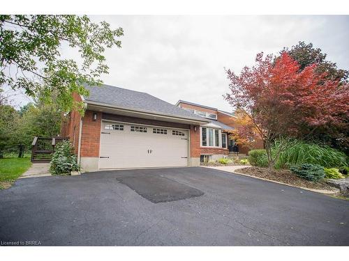 240 Johnson Road, Brantford, ON - Outdoor