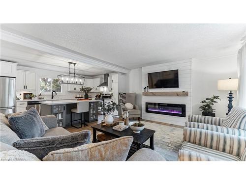 237 Memorial Drive, Brantford, ON - Indoor Photo Showing Living Room With Fireplace