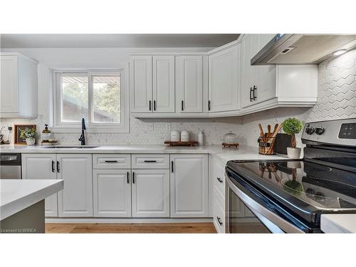 237 Memorial Drive, Brantford, ON - Indoor Photo Showing Kitchen With Upgraded Kitchen