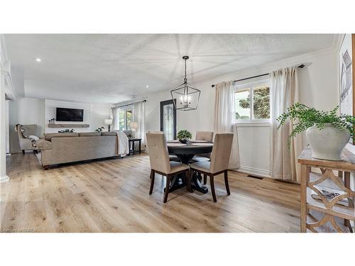 237 Memorial Drive, Brantford, ON - Indoor Photo Showing Dining Room