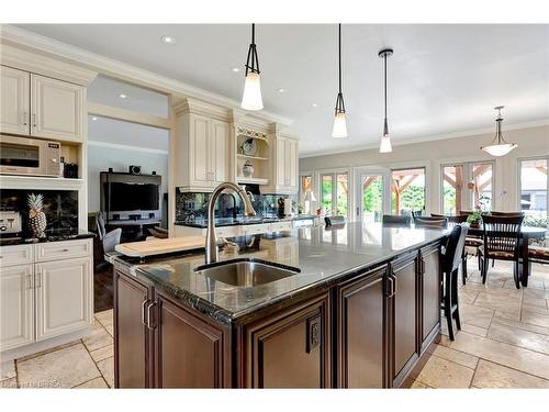 372 Mclean School Road, St. George, ON - Indoor Photo Showing Kitchen With Upgraded Kitchen