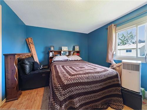 E-500 Grey Street, Brantford, ON - Indoor Photo Showing Bedroom