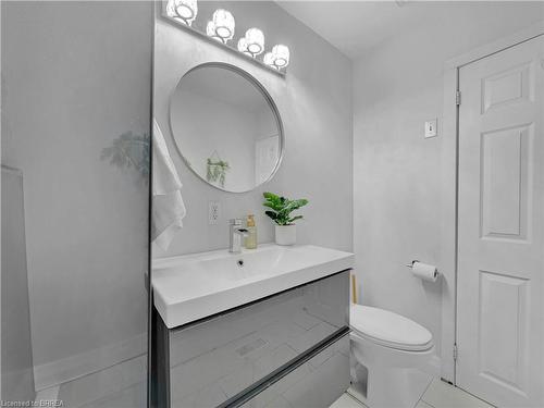 41 Varadi Avenue, Brantford, ON - Indoor Photo Showing Bathroom