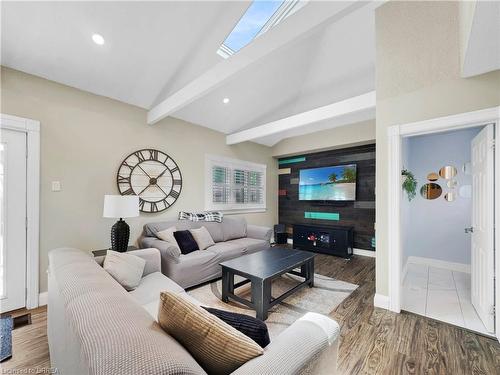 41 Varadi Avenue, Brantford, ON - Indoor Photo Showing Living Room