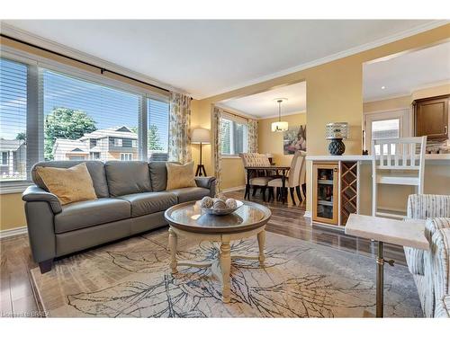 73 Rouse Avenue, Cambridge, ON - Indoor Photo Showing Living Room