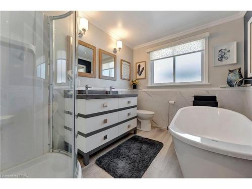 73 Rouse Avenue, Cambridge, ON - Indoor Photo Showing Bathroom