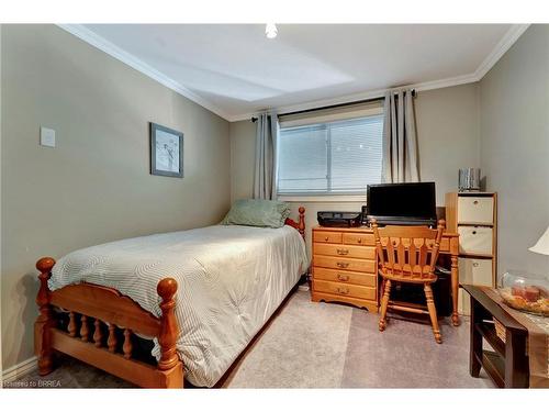 73 Rouse Avenue, Cambridge, ON - Indoor Photo Showing Bedroom