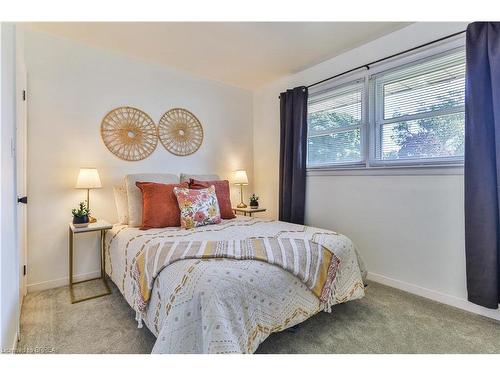 25 Charles Street, Simcoe, ON - Indoor Photo Showing Bedroom