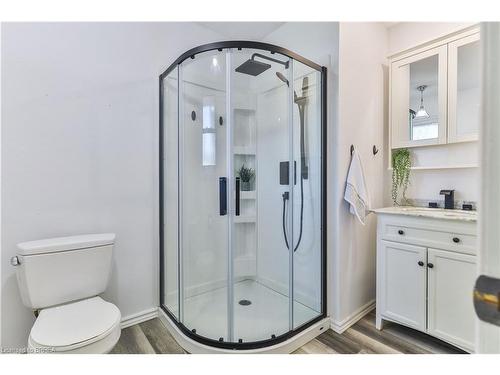 25 Charles Street, Simcoe, ON - Indoor Photo Showing Bathroom