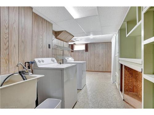 31 Hillier Crescent, Brantford, ON - Indoor Photo Showing Laundry Room