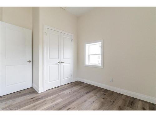 11 Washington Street, Brantford, ON - Indoor Photo Showing Other Room