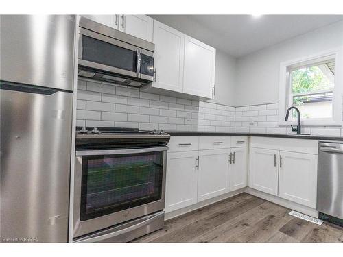 11 Washington Street, Brantford, ON - Indoor Photo Showing Kitchen