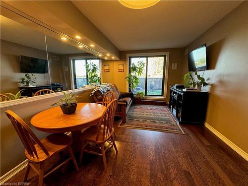 403-47 Caroline Street N, Hamilton, ON - Indoor Photo Showing Dining Room