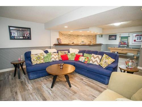 54 Blackfriar Lane, Brantford, ON - Indoor Photo Showing Living Room