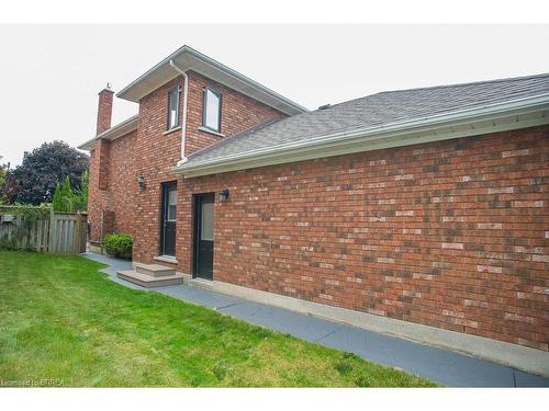 54 Blackfriar Lane, Brantford, ON - Outdoor