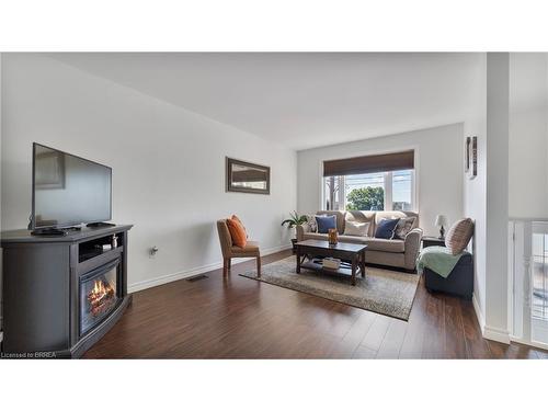 75A Buffalo Street, Brantford, ON - Indoor Photo Showing Living Room