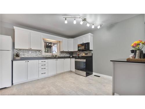 75A Buffalo Street, Brantford, ON - Indoor Photo Showing Kitchen