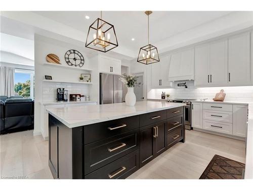 16 St Ladislaus Street, Courtland, ON - Indoor Photo Showing Kitchen With Upgraded Kitchen