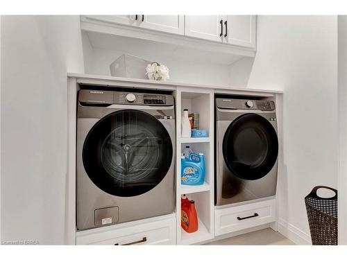 16 St Ladislaus Street, Courtland, ON - Indoor Photo Showing Laundry Room