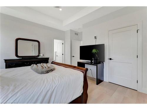 16 St Ladislaus Street, Courtland, ON - Indoor Photo Showing Bedroom