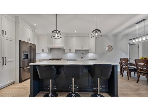 39 Gibbons Street, Waterford, ON - Indoor Photo Showing Kitchen With Upgraded Kitchen