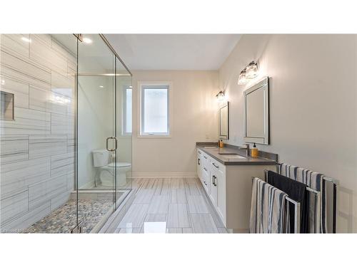 39 Gibbons Street, Waterford, ON - Indoor Photo Showing Bathroom