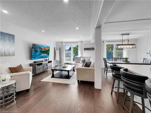 29 Ashgrove Avenue, Brantford, ON - Indoor Photo Showing Living Room