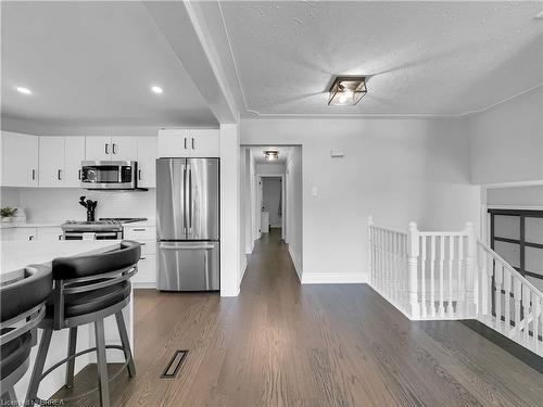 29 Ashgrove Avenue, Brantford, ON - Indoor Photo Showing Kitchen