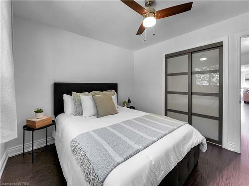 29 Ashgrove Avenue, Brantford, ON - Indoor Photo Showing Bedroom