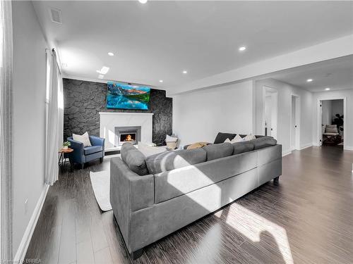 29 Ashgrove Avenue, Brantford, ON - Indoor Photo Showing Living Room With Fireplace