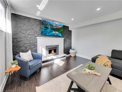 29 Ashgrove Avenue, Brantford, ON - Indoor Photo Showing Living Room With Fireplace