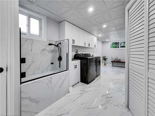 29 Ashgrove Avenue, Brantford, ON - Indoor Photo Showing Kitchen