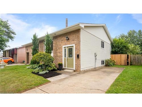 77 Westchester Way, Brantford, ON - Outdoor