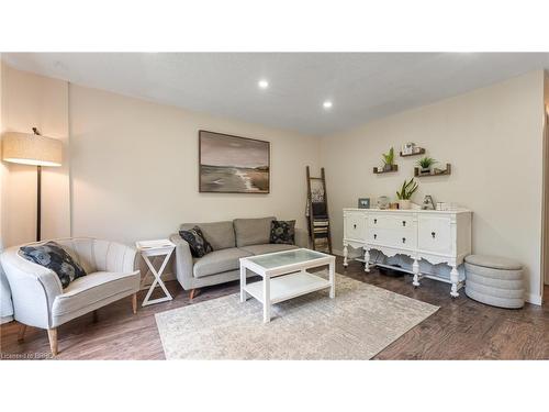 77 Westchester Way, Brantford, ON - Indoor Photo Showing Living Room