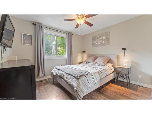 77 Westchester Way, Brantford, ON - Indoor Photo Showing Bedroom