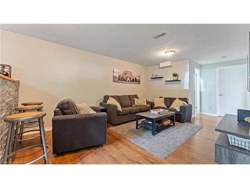 77 Westchester Way, Brantford, ON - Indoor Photo Showing Living Room