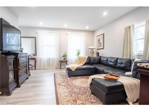 266 Thirteenth Concession Road, Scotland, ON - Indoor Photo Showing Living Room