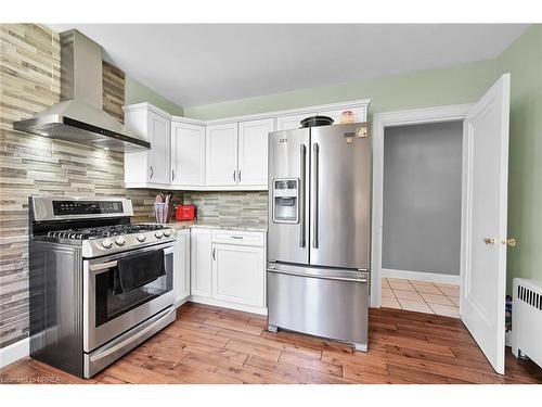 134 Queensway Drive, Brantford, ON - Indoor Photo Showing Kitchen