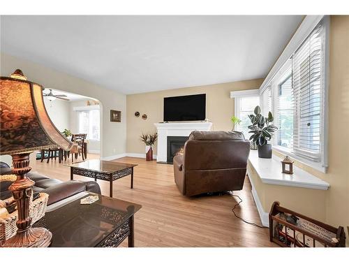 134 Queensway Drive, Brantford, ON - Indoor Photo Showing Living Room With Fireplace