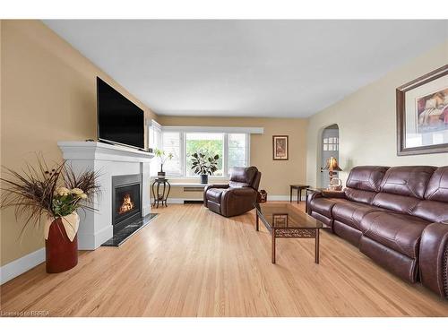 134 Queensway Drive, Brantford, ON - Indoor Photo Showing Living Room With Fireplace