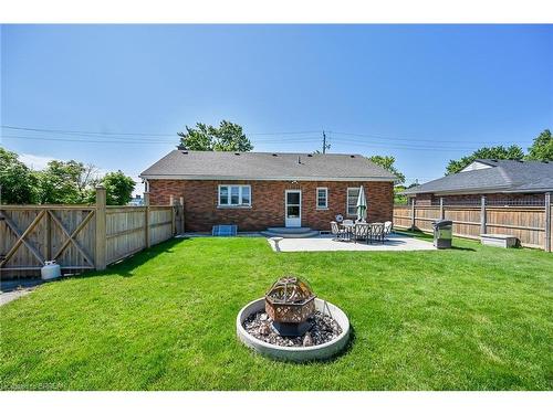 134 Queensway Drive, Brantford, ON - Outdoor With Deck Patio Veranda With Backyard