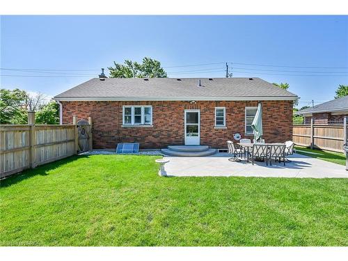 134 Queensway Drive, Brantford, ON - Outdoor