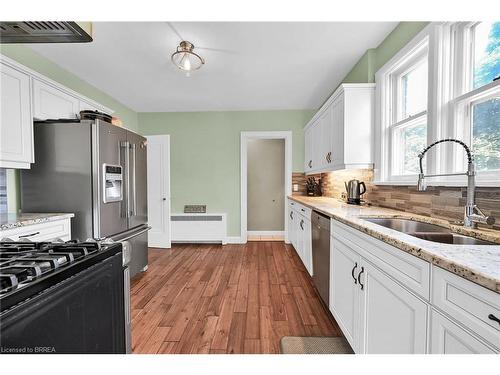 134 Queensway Drive, Brantford, ON - Indoor Photo Showing Kitchen With Double Sink