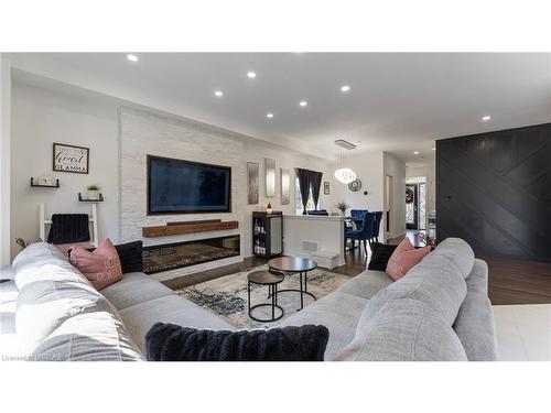 26 Doug Foulds Way, Paris, ON - Indoor Photo Showing Living Room