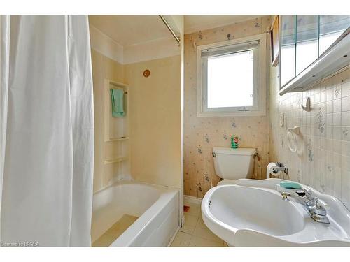 51 Vola Beach Lane, Haldimand County, ON - Indoor Photo Showing Bathroom