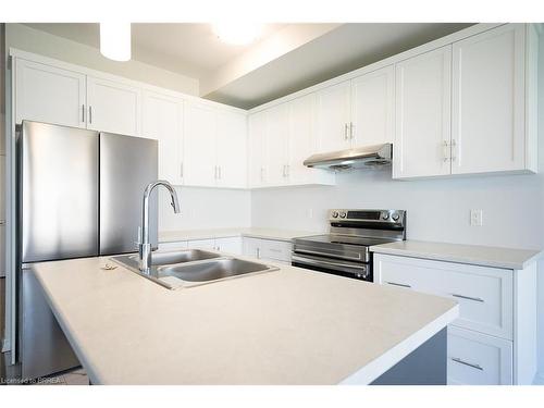 52 Bradley Avenue, Welland, ON - Indoor Photo Showing Kitchen With Double Sink