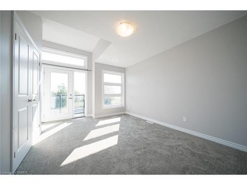 52 Bradley Avenue, Welland, ON - Indoor Photo Showing Other Room