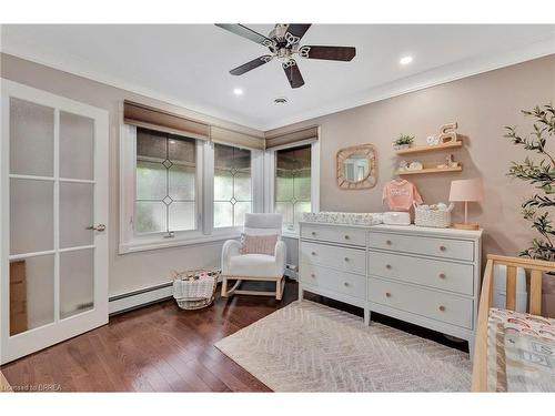 8 Wesley Avenue, Brantford, ON - Indoor Photo Showing Bedroom